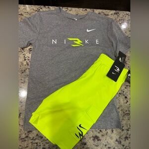 Nike boys short set youth large NWT